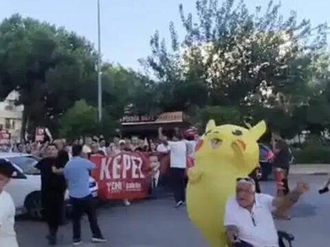 Chp antalyada istifa depremi pikachu da aralarindaydi znimbwIQ